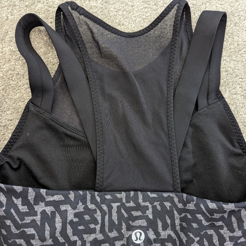 LULULEMON running in the city sheer detailed black tank top size 4 - Picture 10 of 14